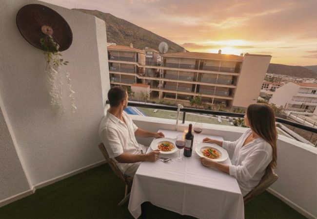 Estudio en Los Cristianos - Summerland Paradise · By Deihu Experiencias