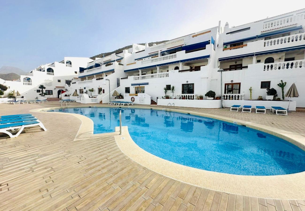 Apartamento en Los Cristianos - Sea View Hillside Retreat · By Deihu Experiences 