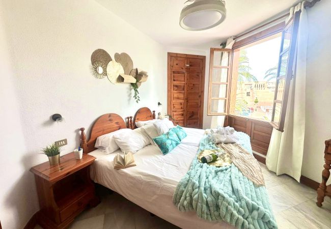 Apartment in Playa de Las Americas - Oceanic Prime · By Deihu experiences 