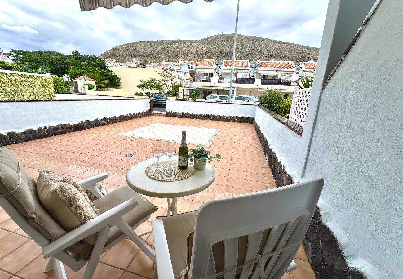 Apartment in Los Cristianos - Huge Sunny Terrace & Pool · By Deihu Experiences