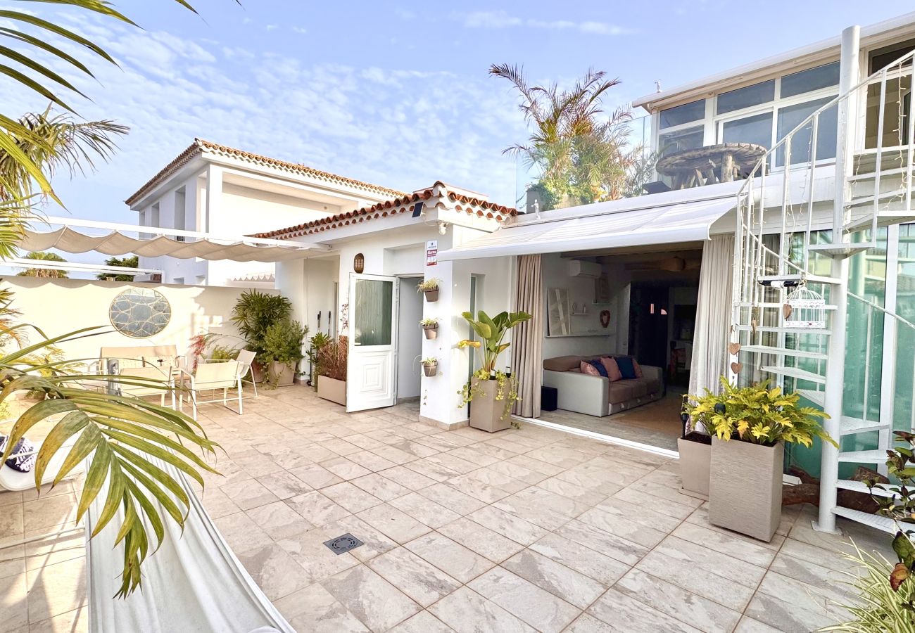 Villa in Arona - Villa Boho Beach & Heated Pool